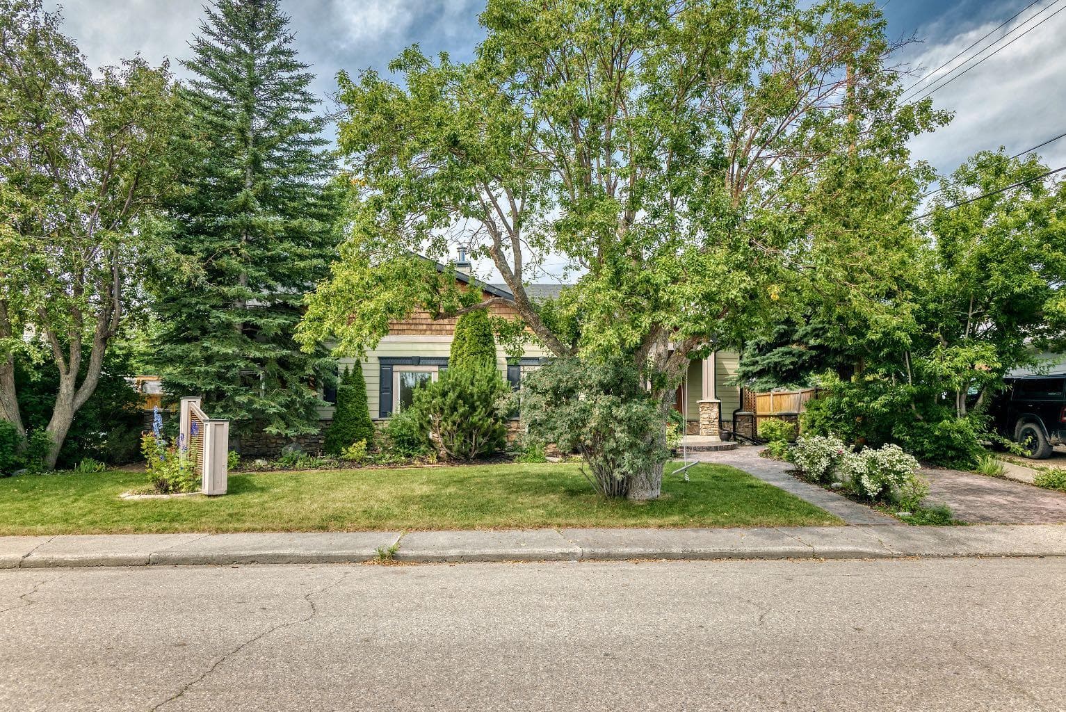 2623 Glenmount Drive SW