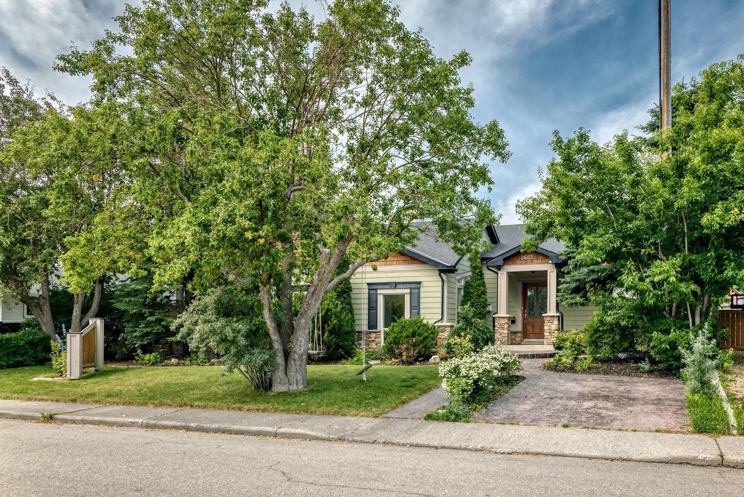 2623 Glenmount Drive SW