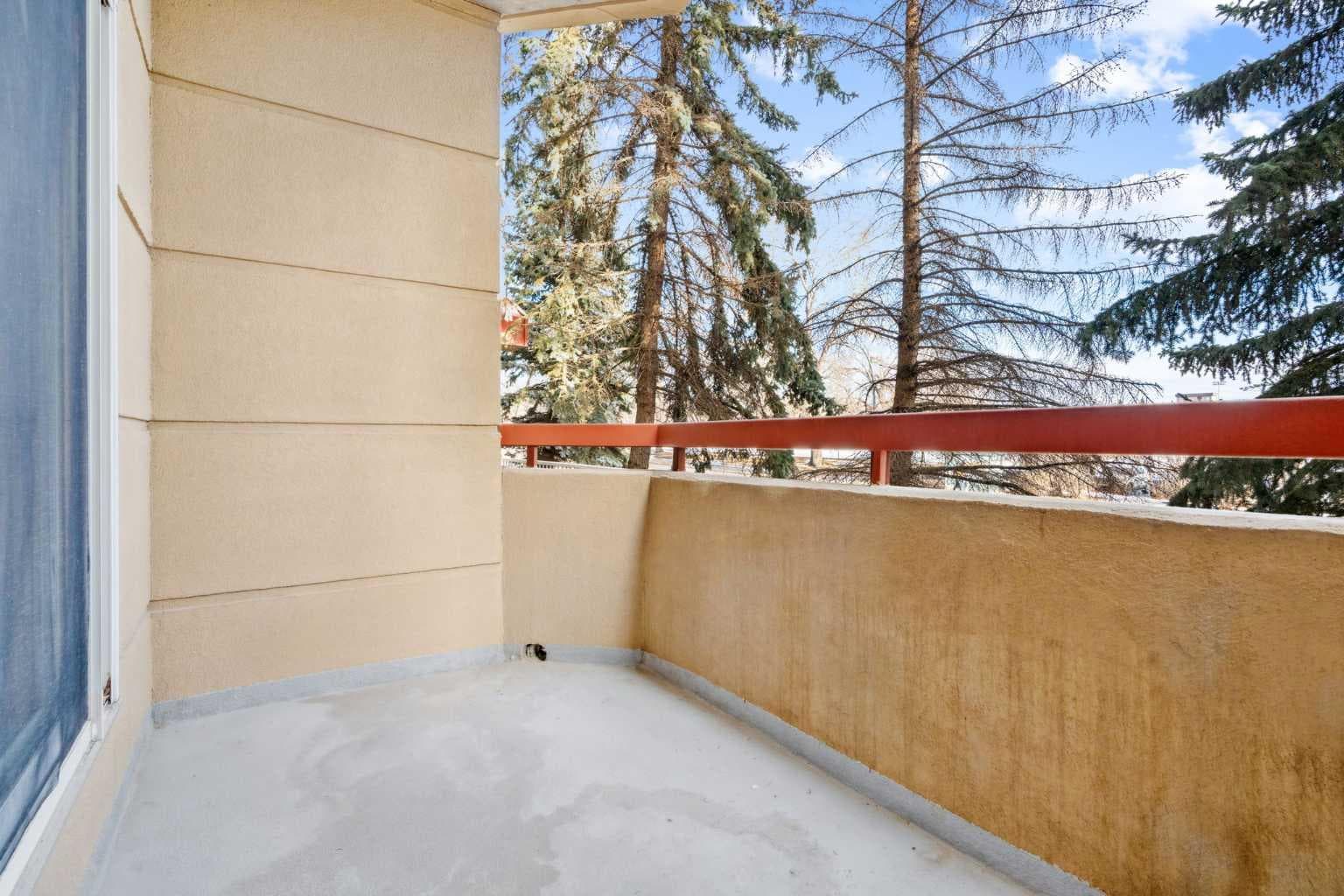 103, 2011 University Drive NW