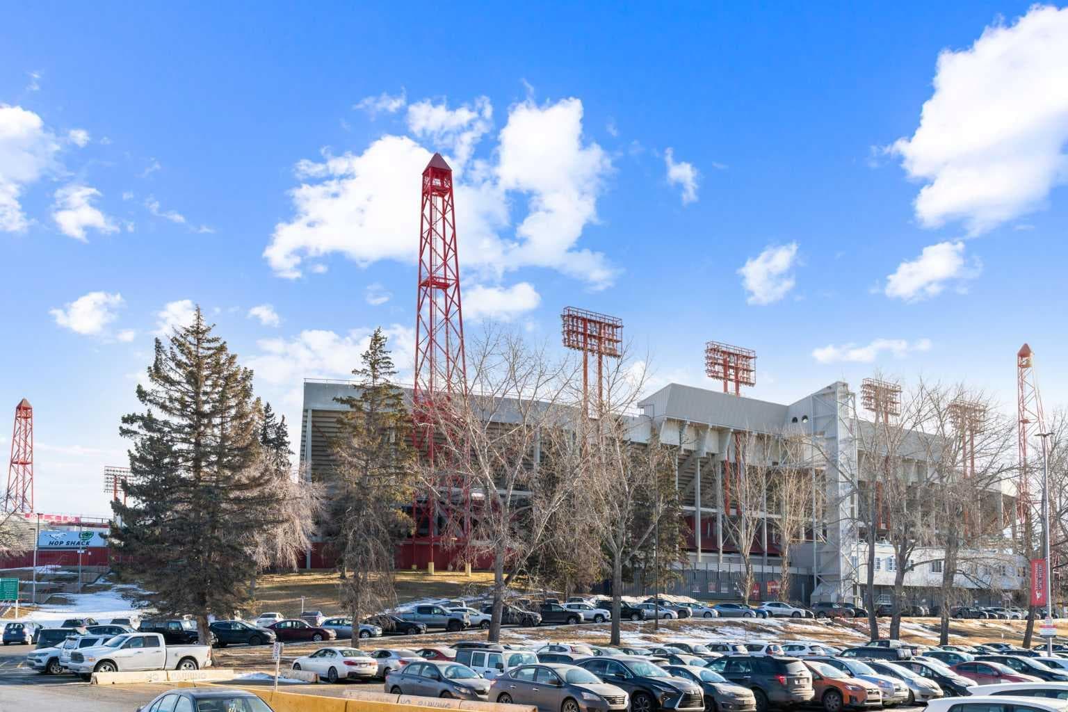 103, 2011 University Drive NW