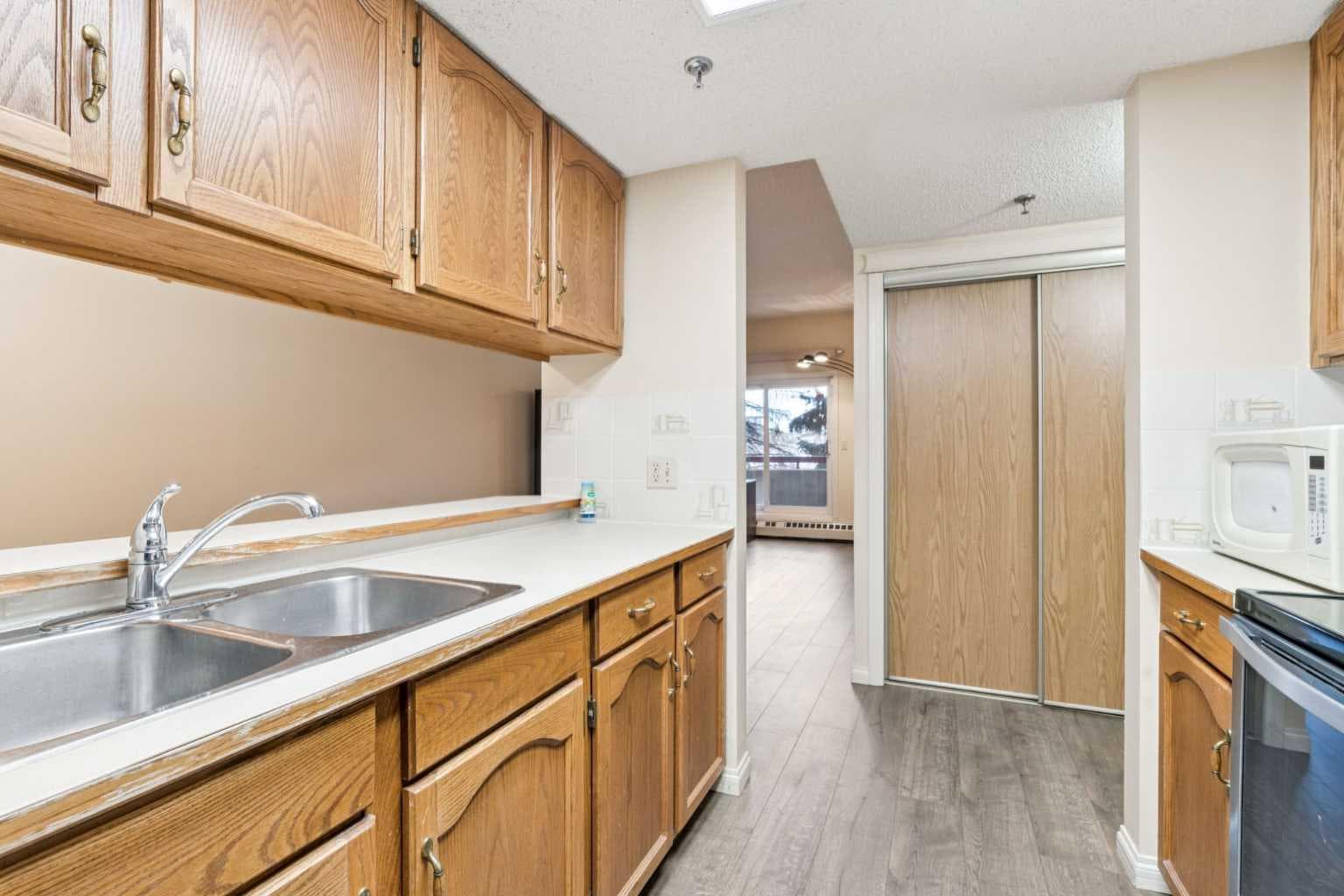 103, 2011 University Drive NW