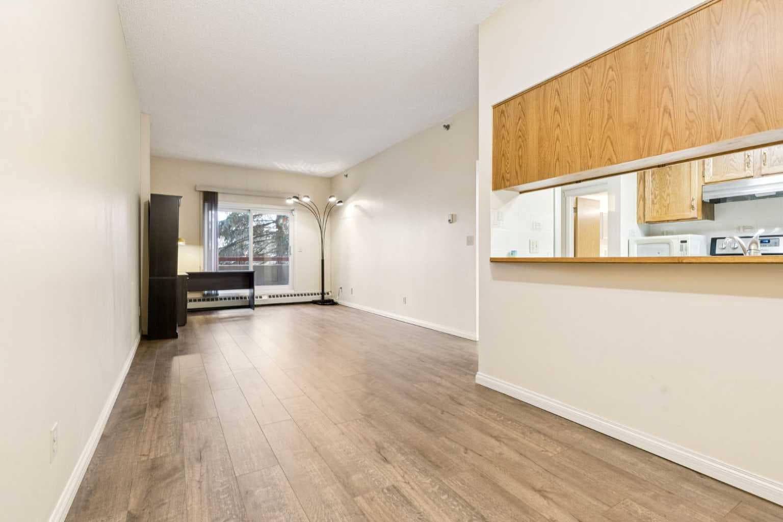 103, 2011 University Drive NW