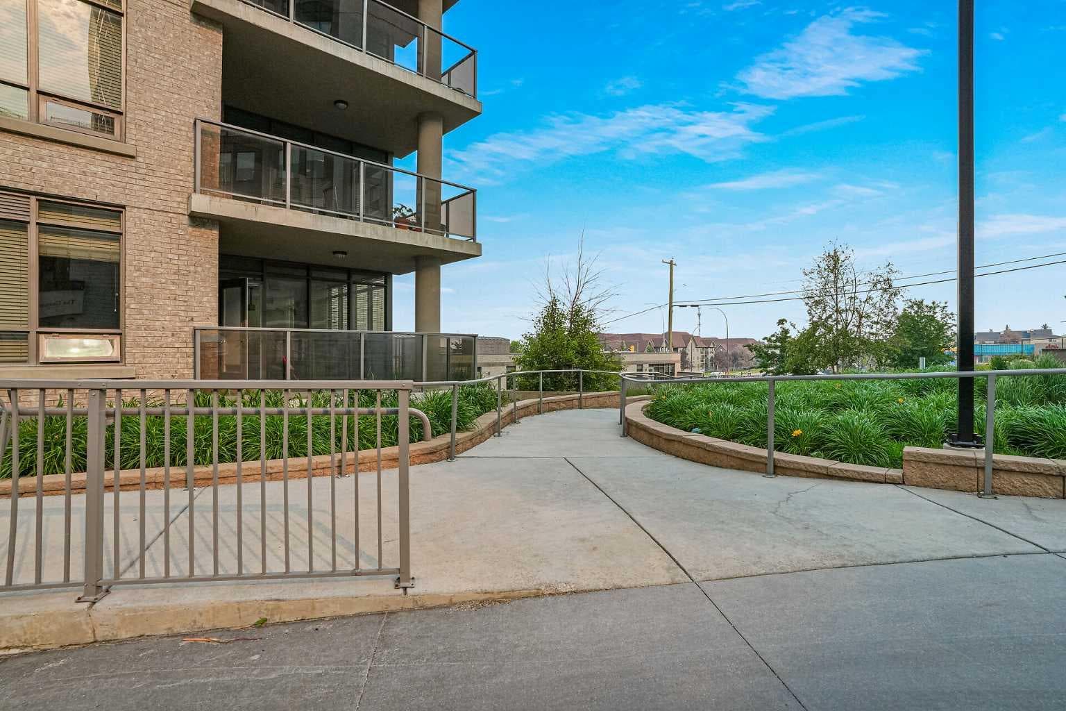 106, 10 Shawnee Hill SW