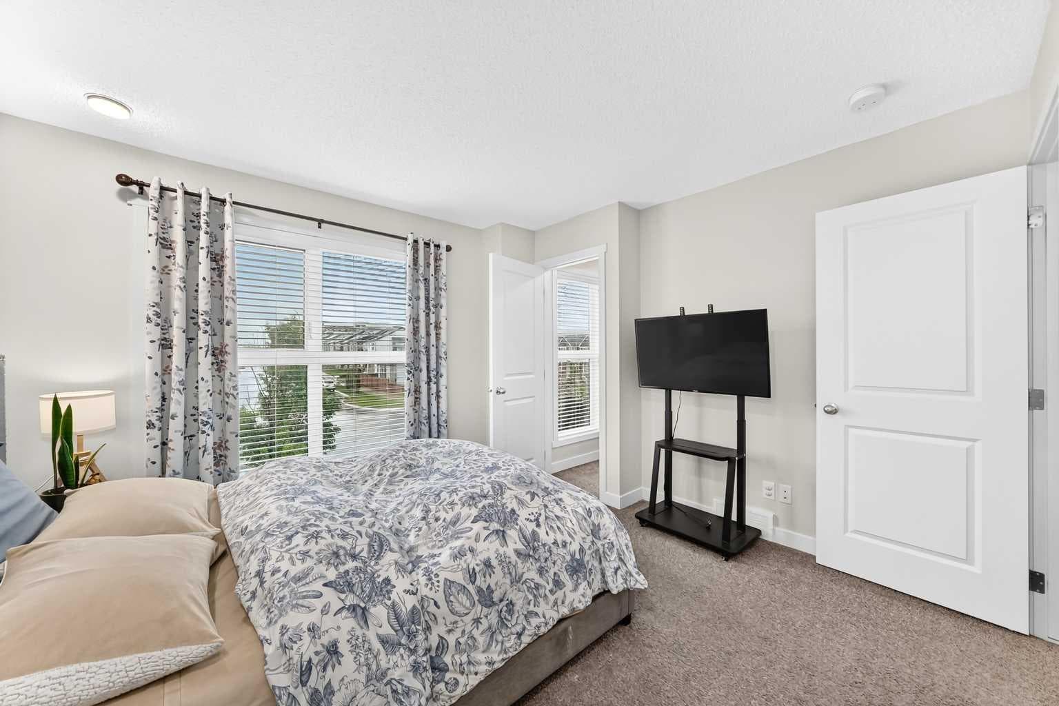 112 Carrington Boulevard NW