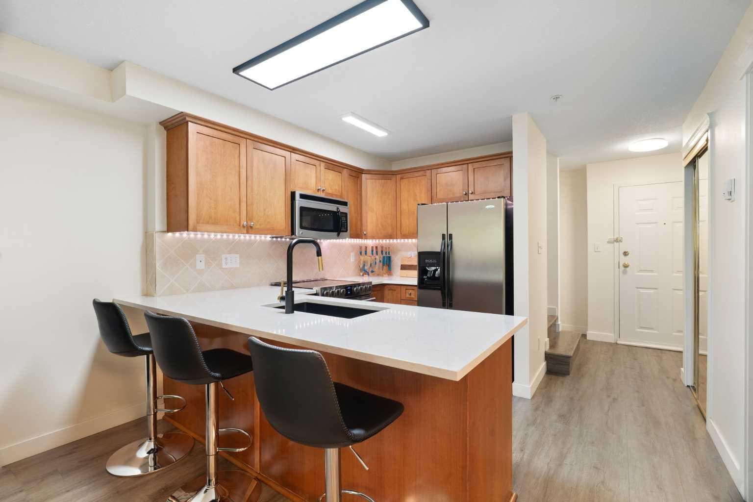 103, 2422 Erlton Street SW