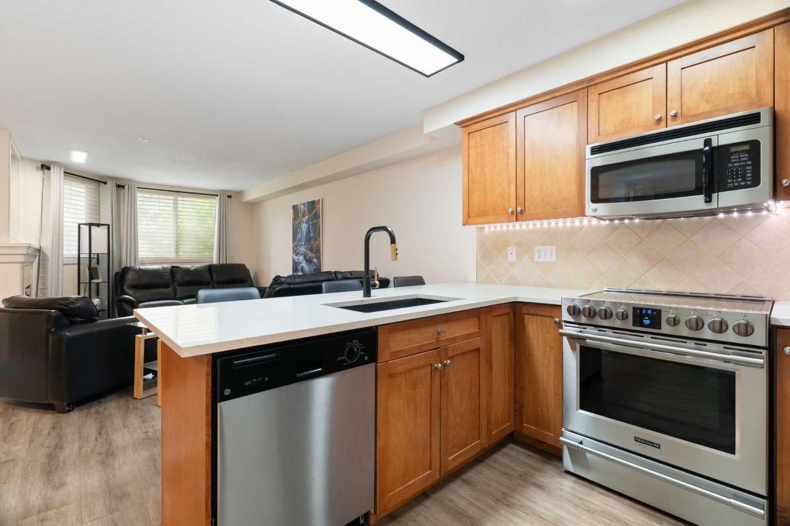 103, 2422 Erlton Street SW