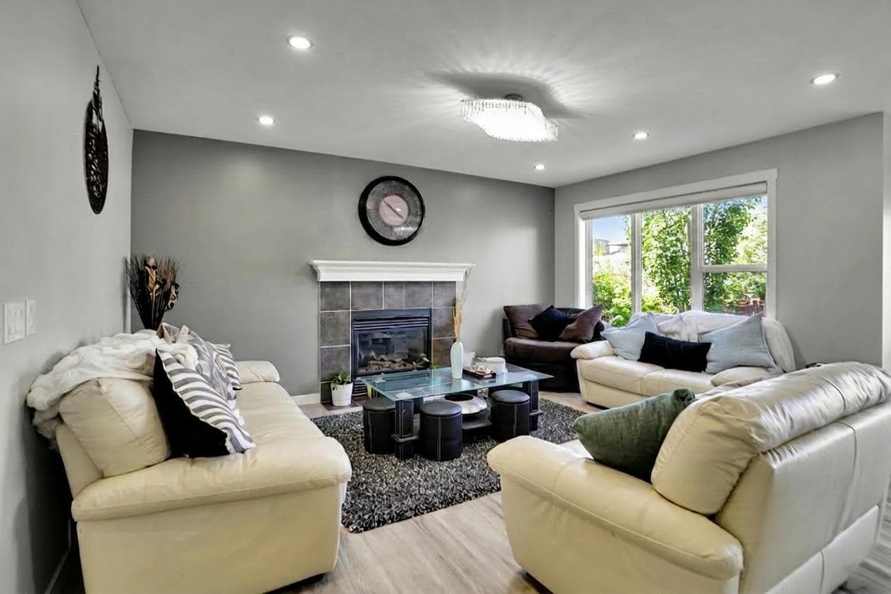 91 Copperstone Gate SE