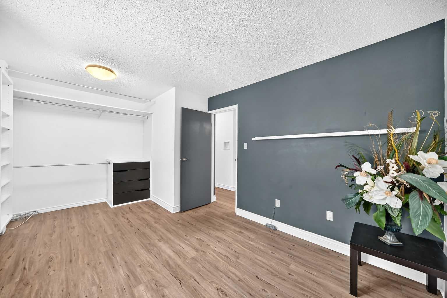 2303, 3115 51 Street SW