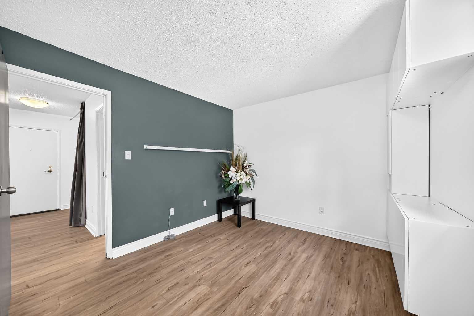 2303, 3115 51 Street SW