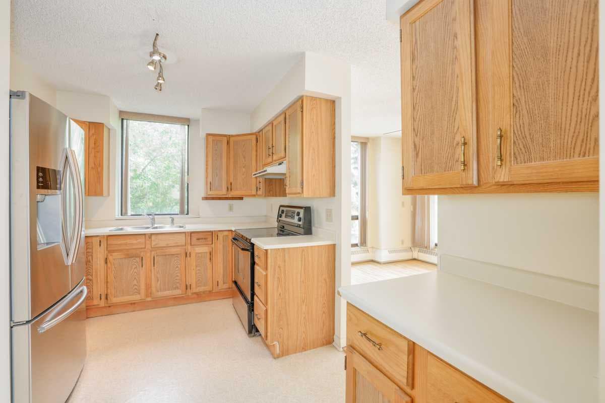 208, 80 Point Mckay Crescent NW