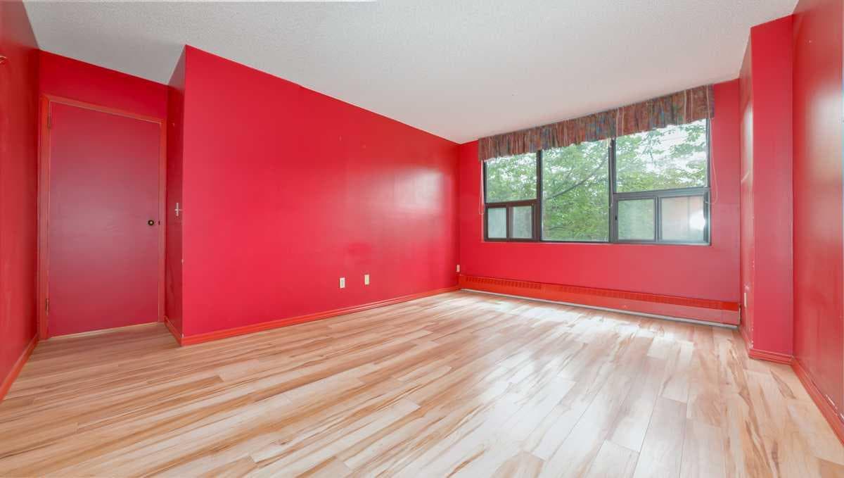208, 80 Point Mckay Crescent NW