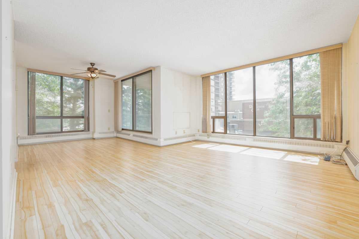 208, 80 Point Mckay Crescent NW