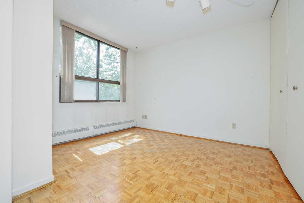 208, 80 Point Mckay Crescent NW