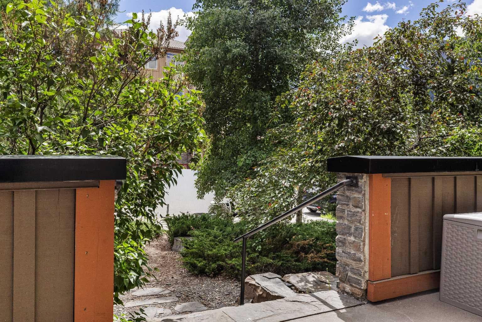 103, 191 Kananaskis Way 