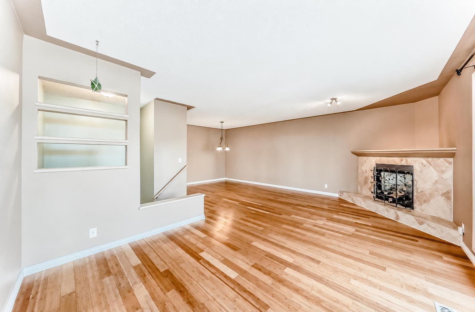 274 Templeview Way NE