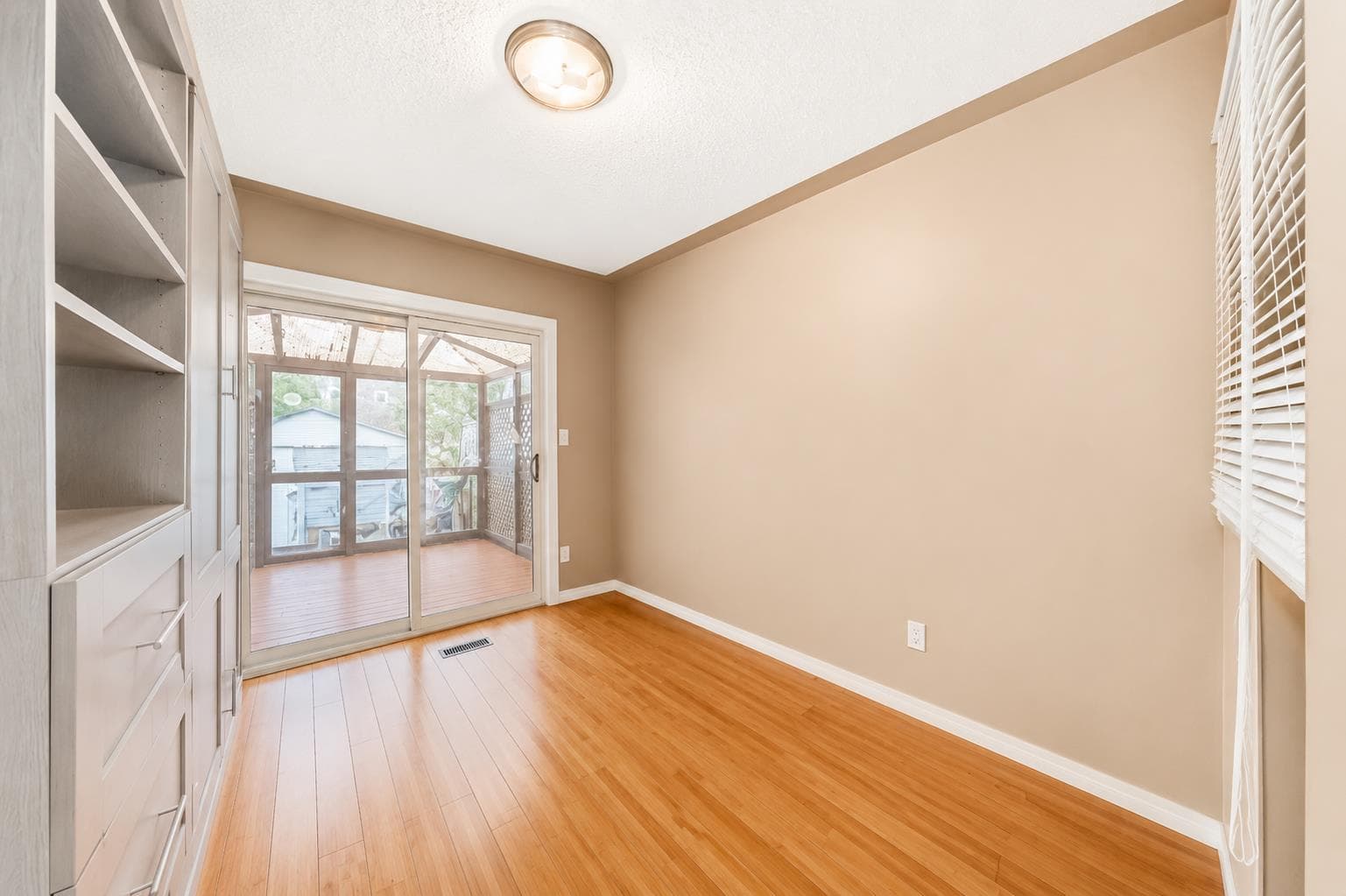 274 Templeview Way NE
