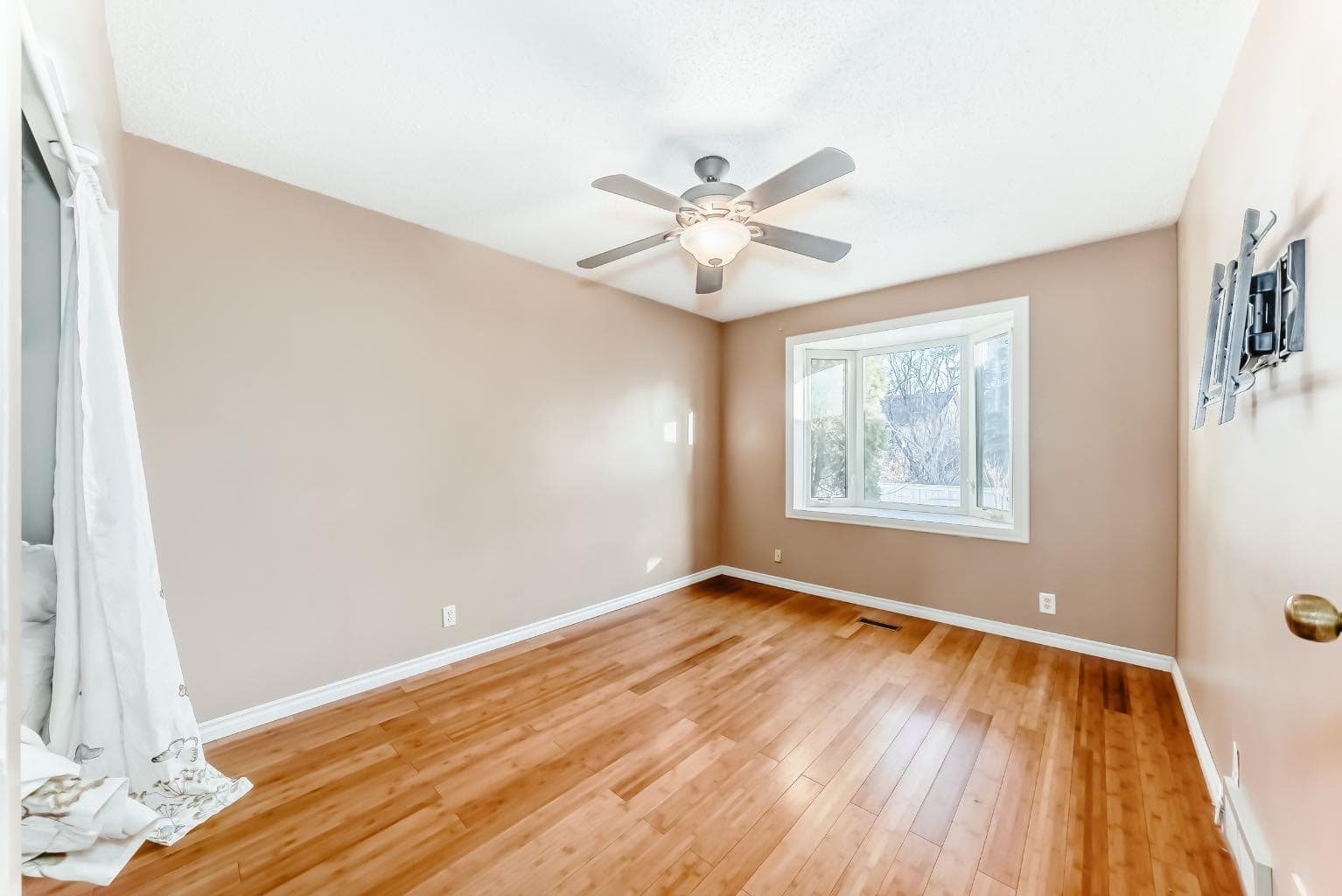 274 Templeview Way NE
