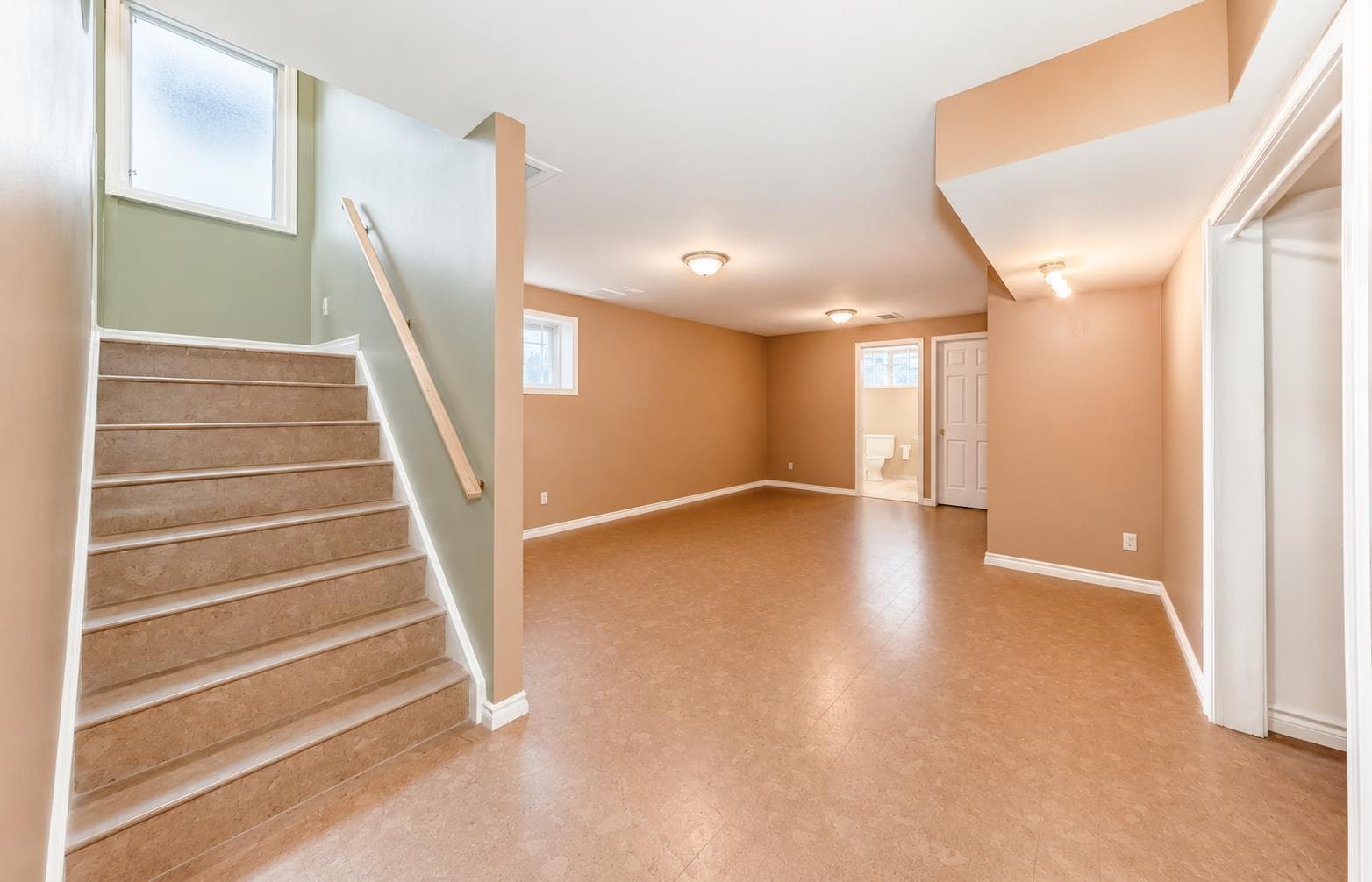 274 Templeview Way NE