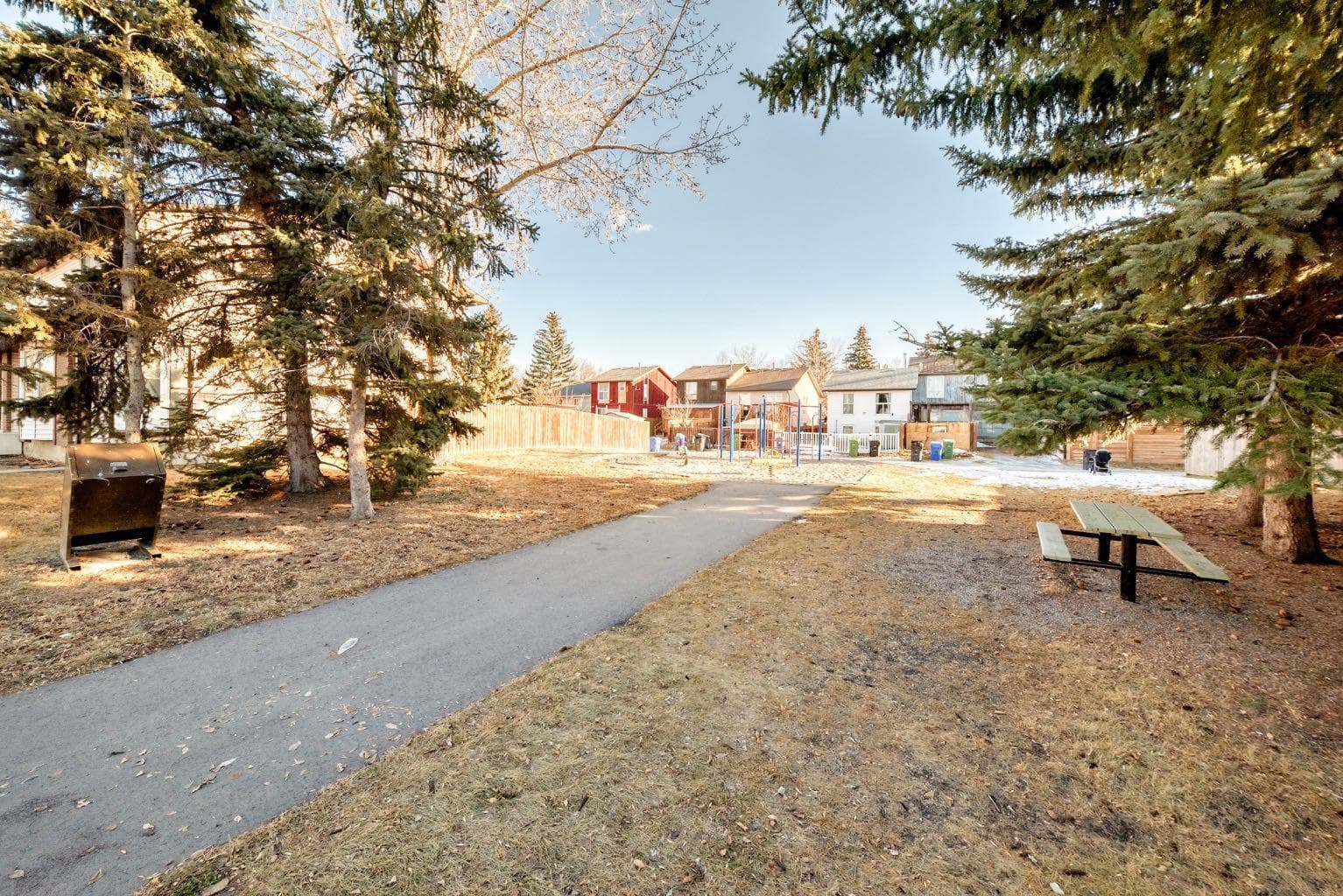 274 Templeview Way NE