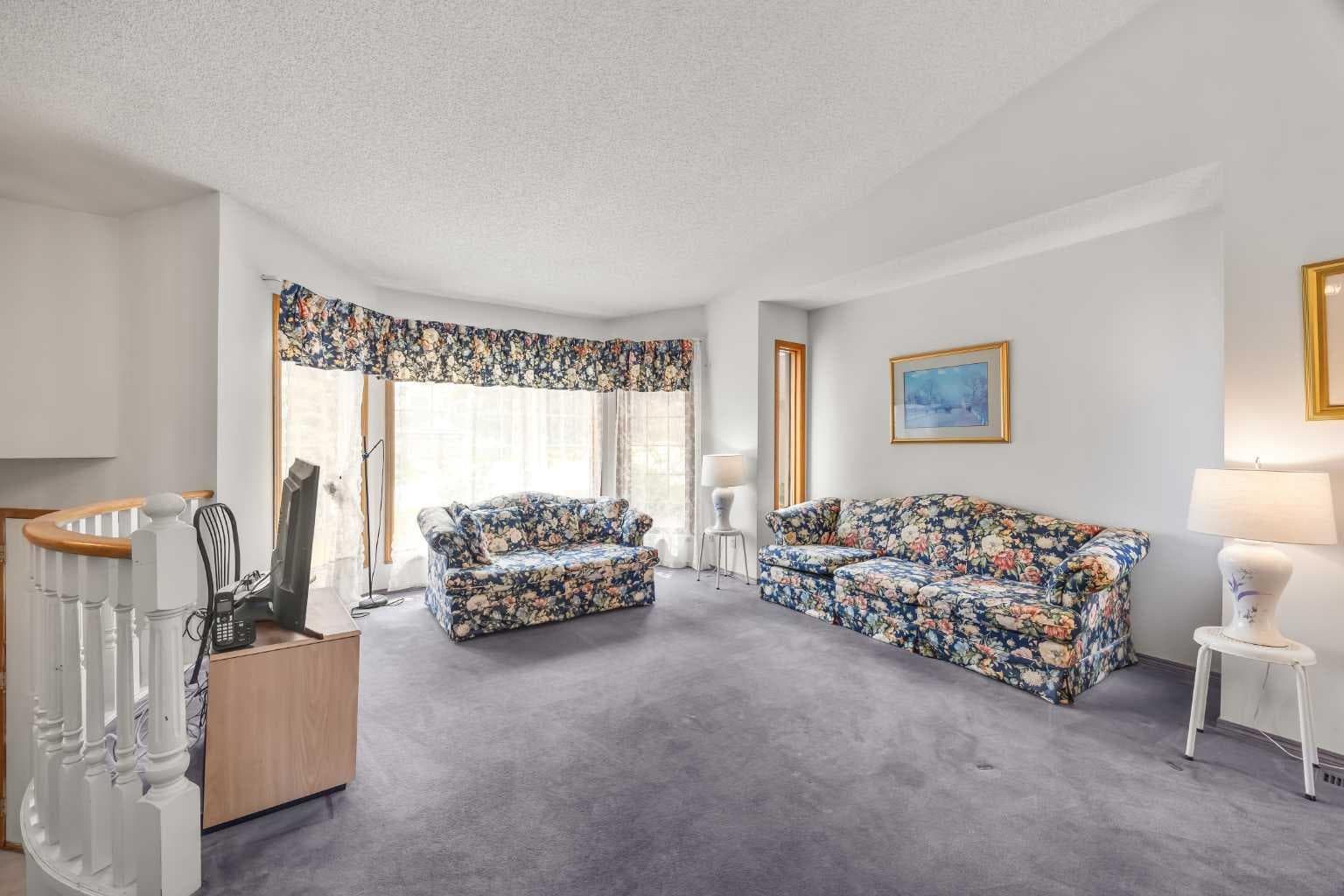 28 Harvest Oak Drive NE