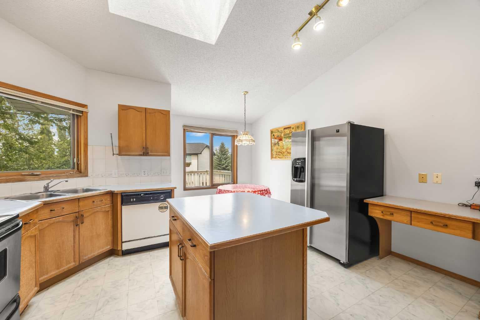 28 Harvest Oak Drive NE