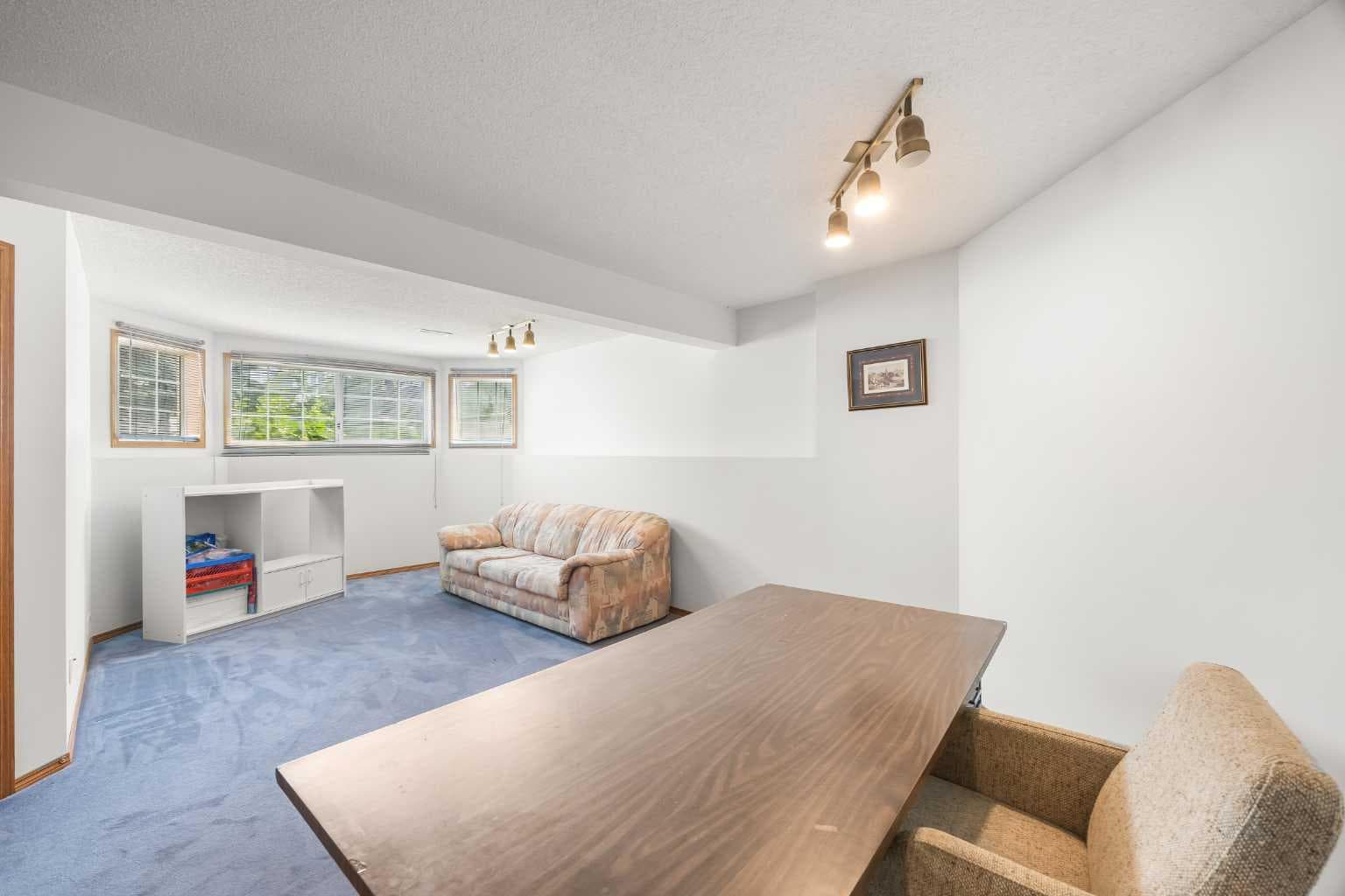 28 Harvest Oak Drive NE