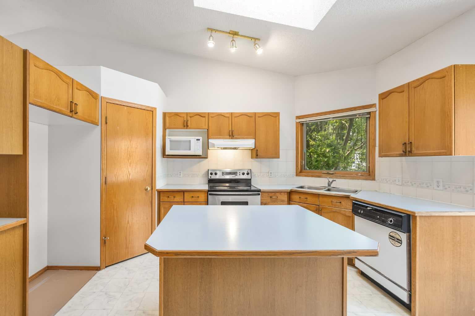 28 Harvest Oak Drive NE