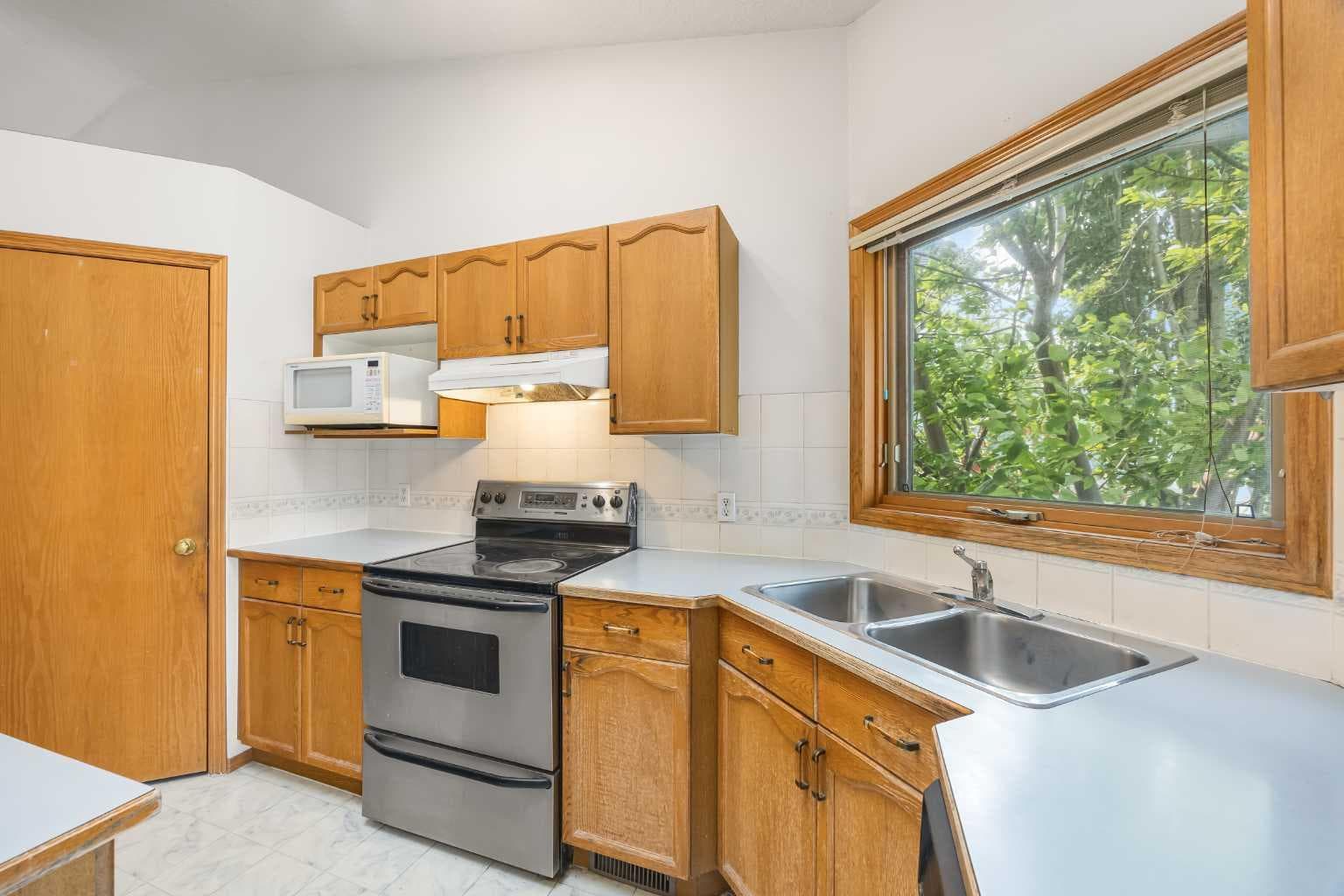 28 Harvest Oak Drive NE