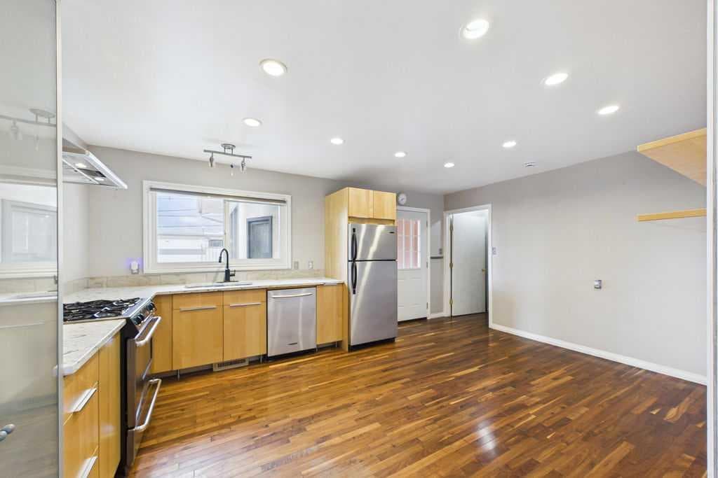 28 Franklin Drive SE