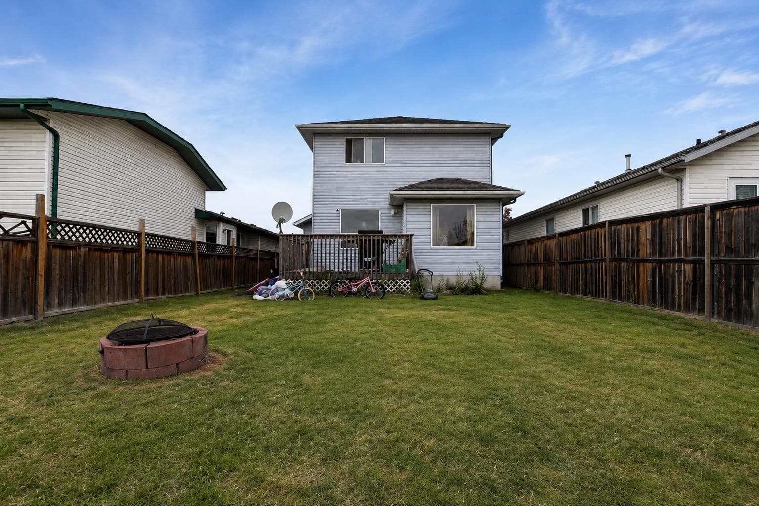 141 Saratoga Close NE
