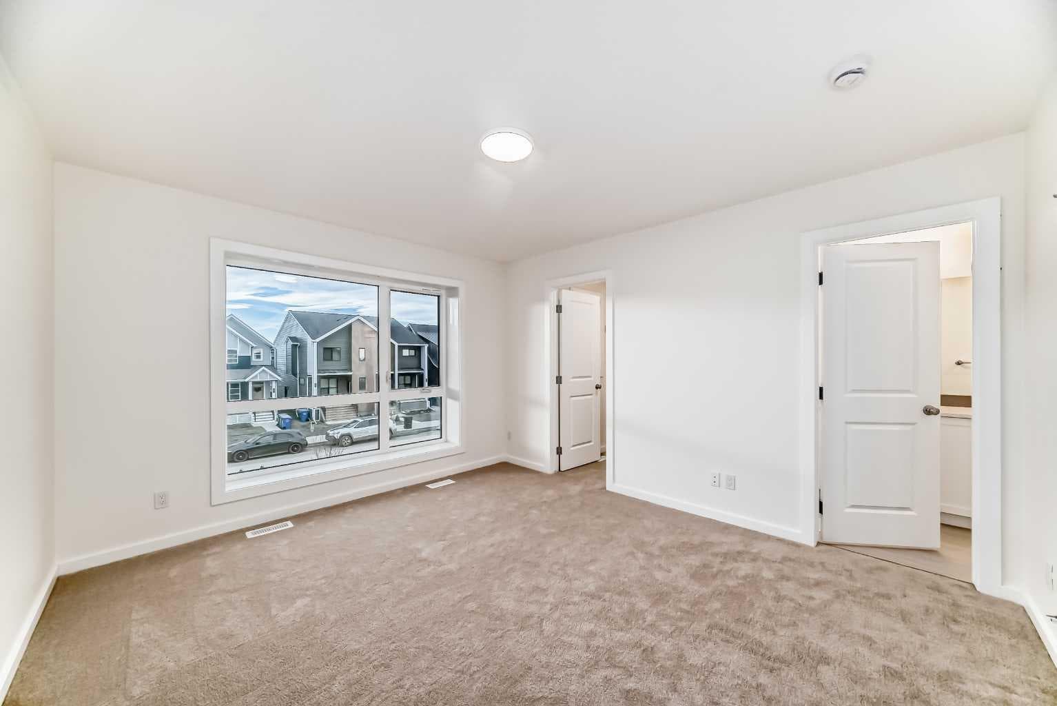 12 Savanna Place NE