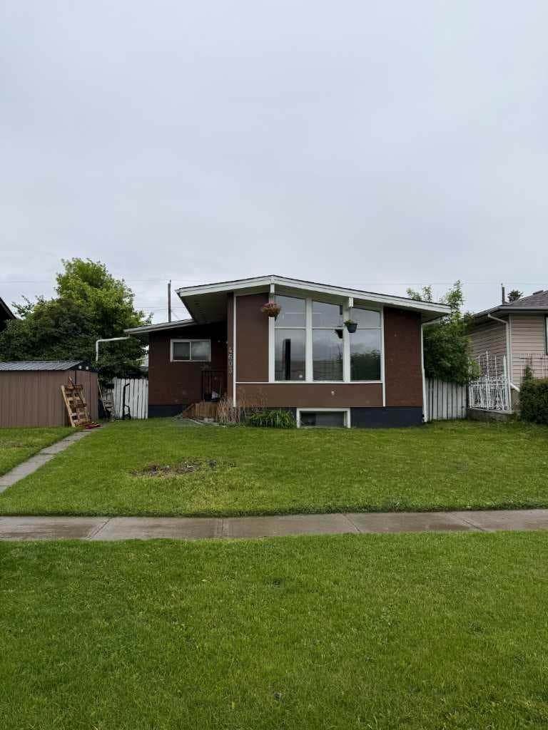 4603 Edmonton Trail NE