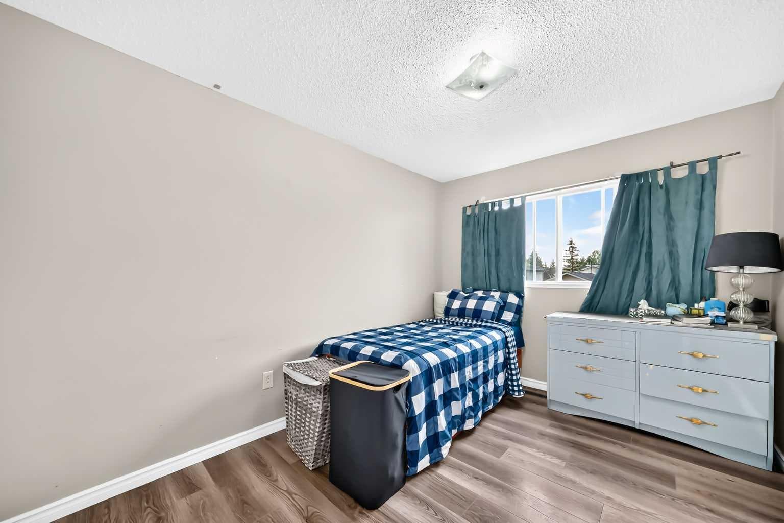 553 Macewan Drive NW