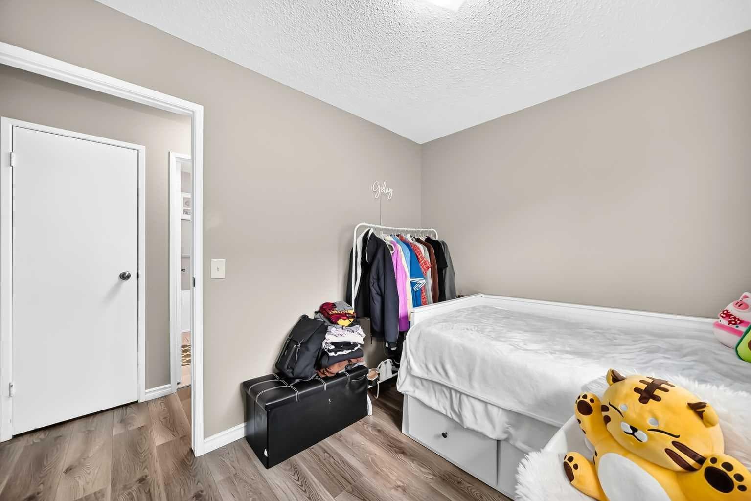 553 Macewan Drive NW