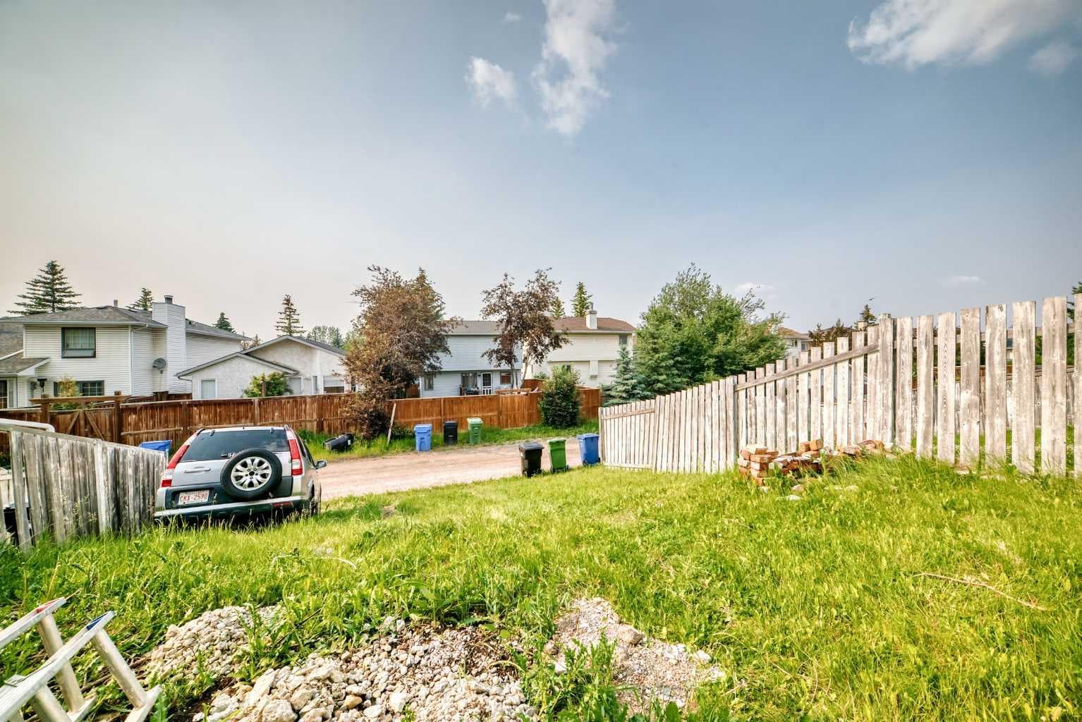 553 Macewan Drive NW