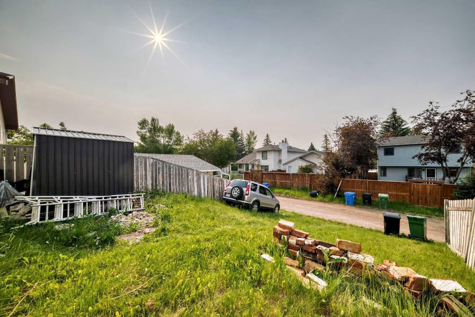 553 Macewan Drive NW
