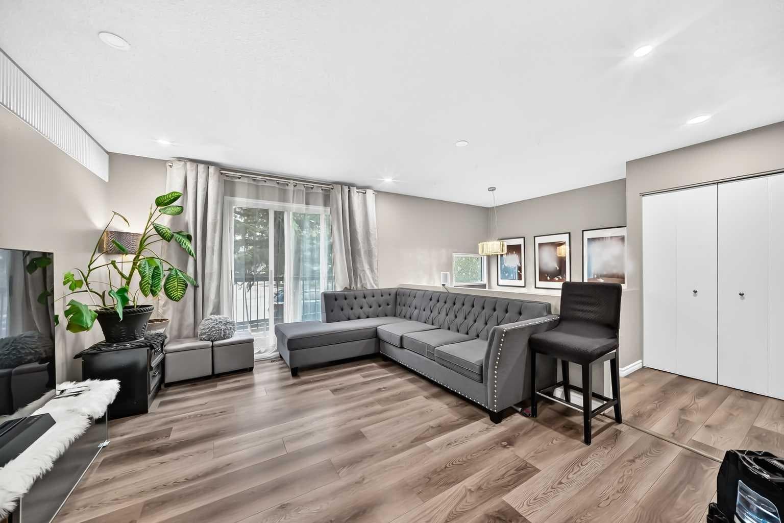553 Macewan Drive NW