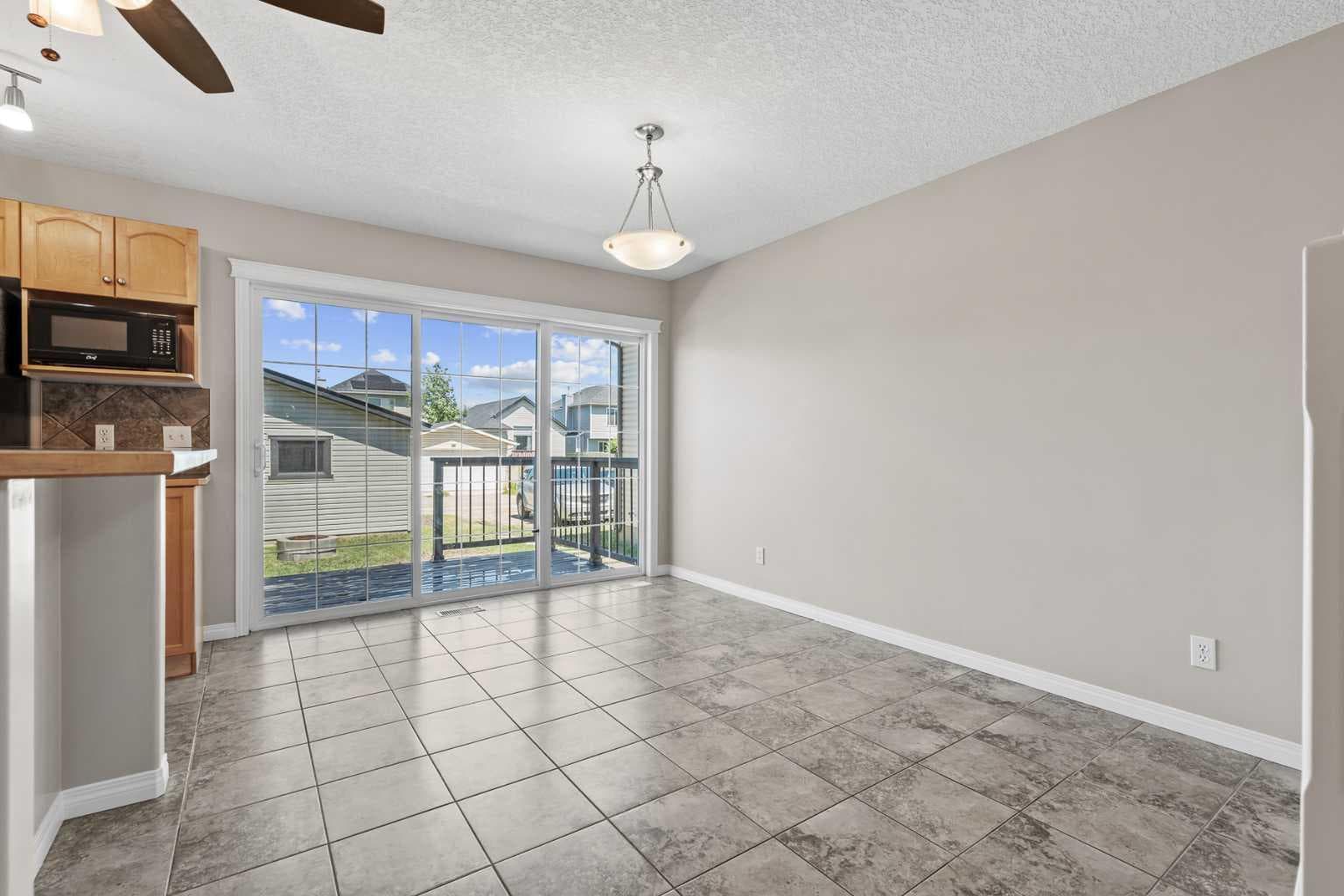 28 Saddlebrook Gardens NE