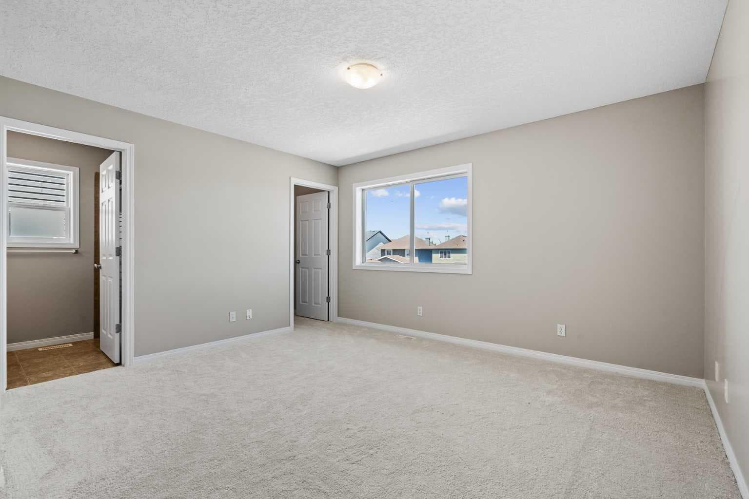 28 Saddlebrook Gardens NE