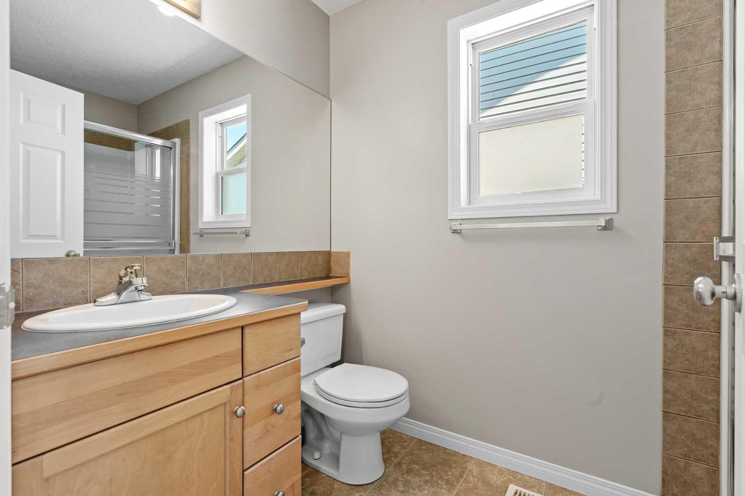 28 Saddlebrook Gardens NE