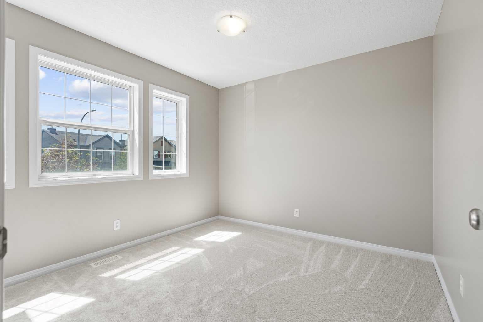 28 Saddlebrook Gardens NE