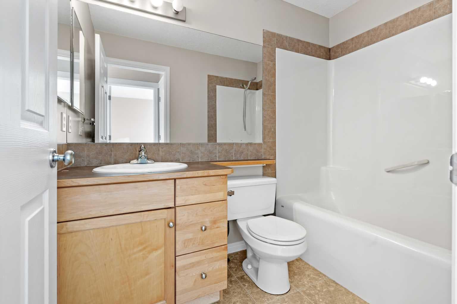 28 Saddlebrook Gardens NE