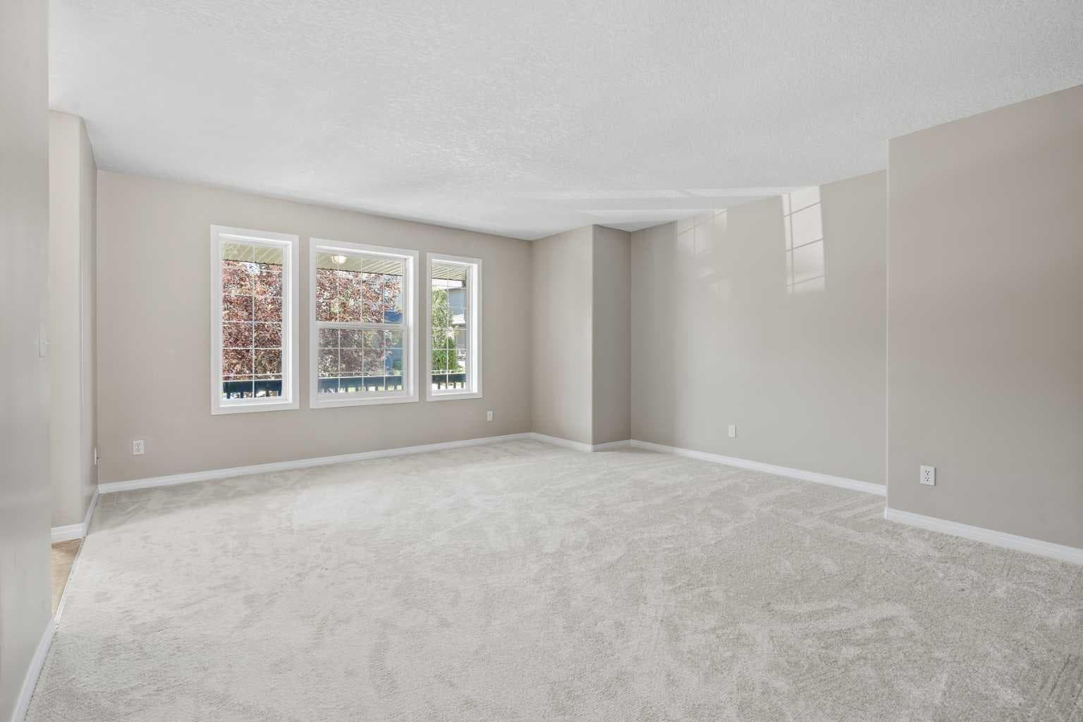 28 Saddlebrook Gardens NE