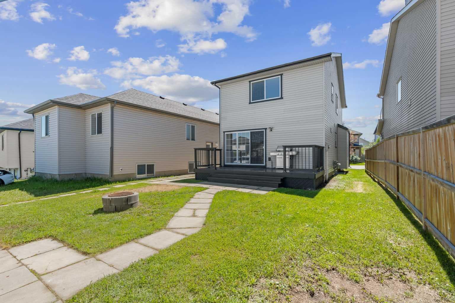 28 Saddlebrook Gardens NE
