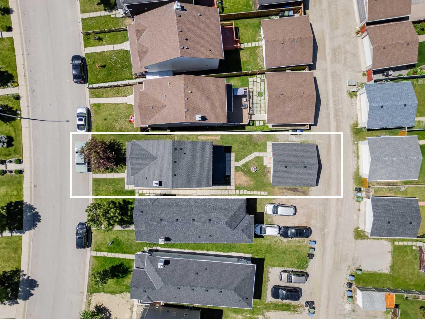 28 Saddlebrook Gardens NE