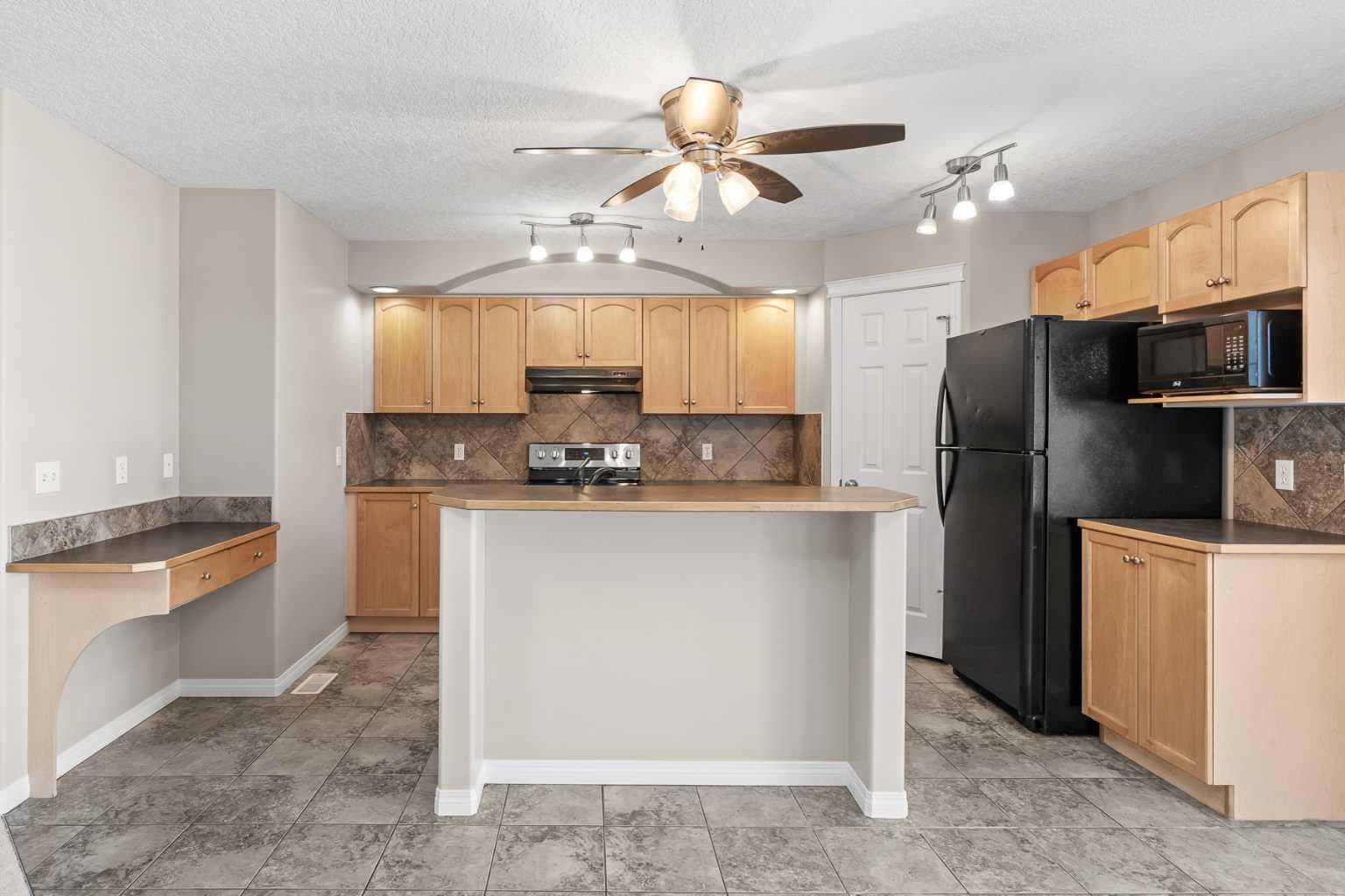 28 Saddlebrook Gardens NE