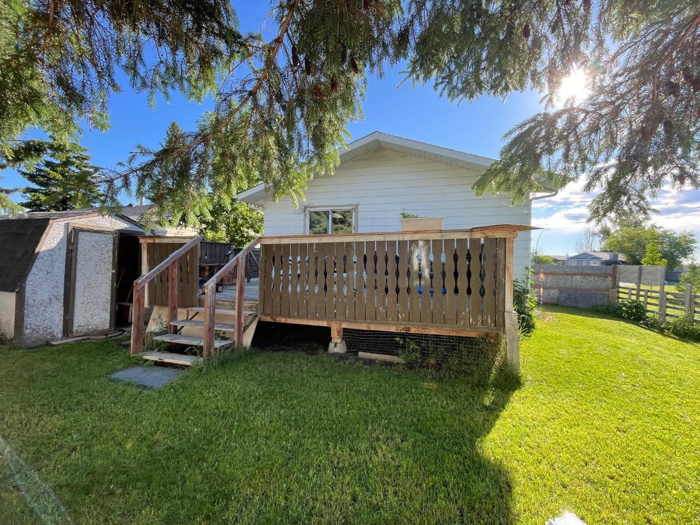 112 Huntstrom Drive NE