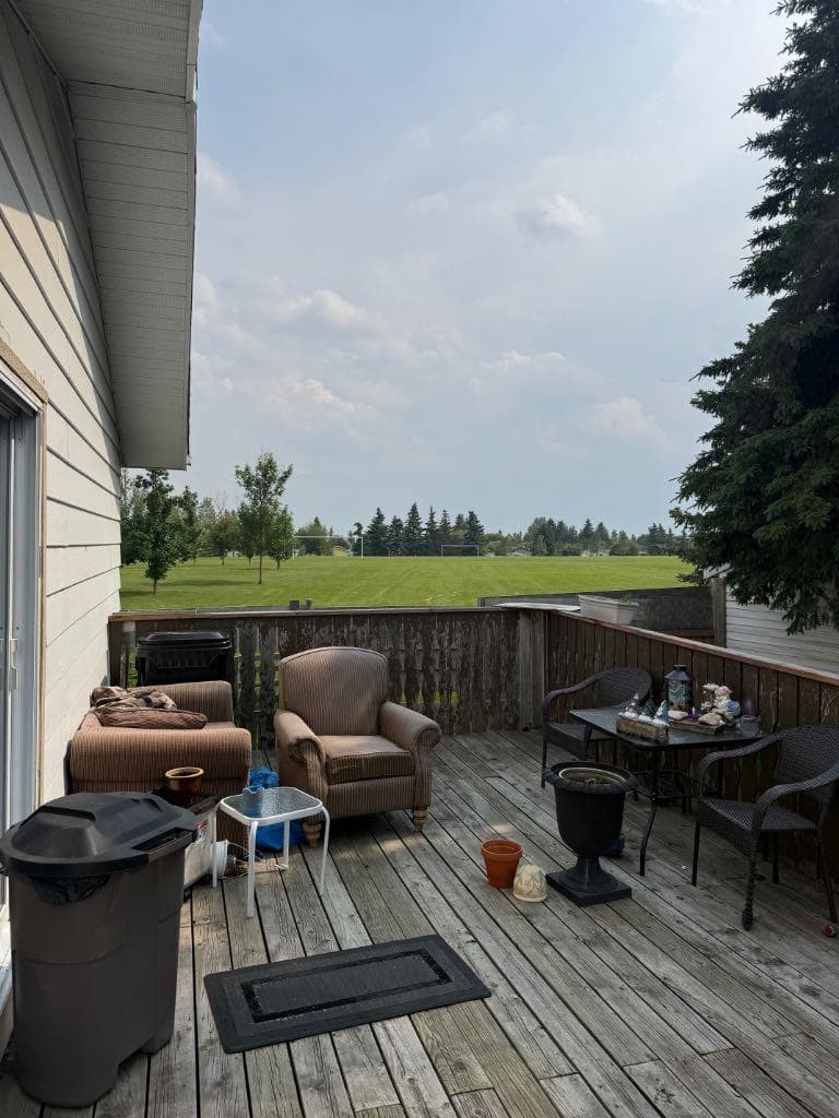 112 Huntstrom Drive NE