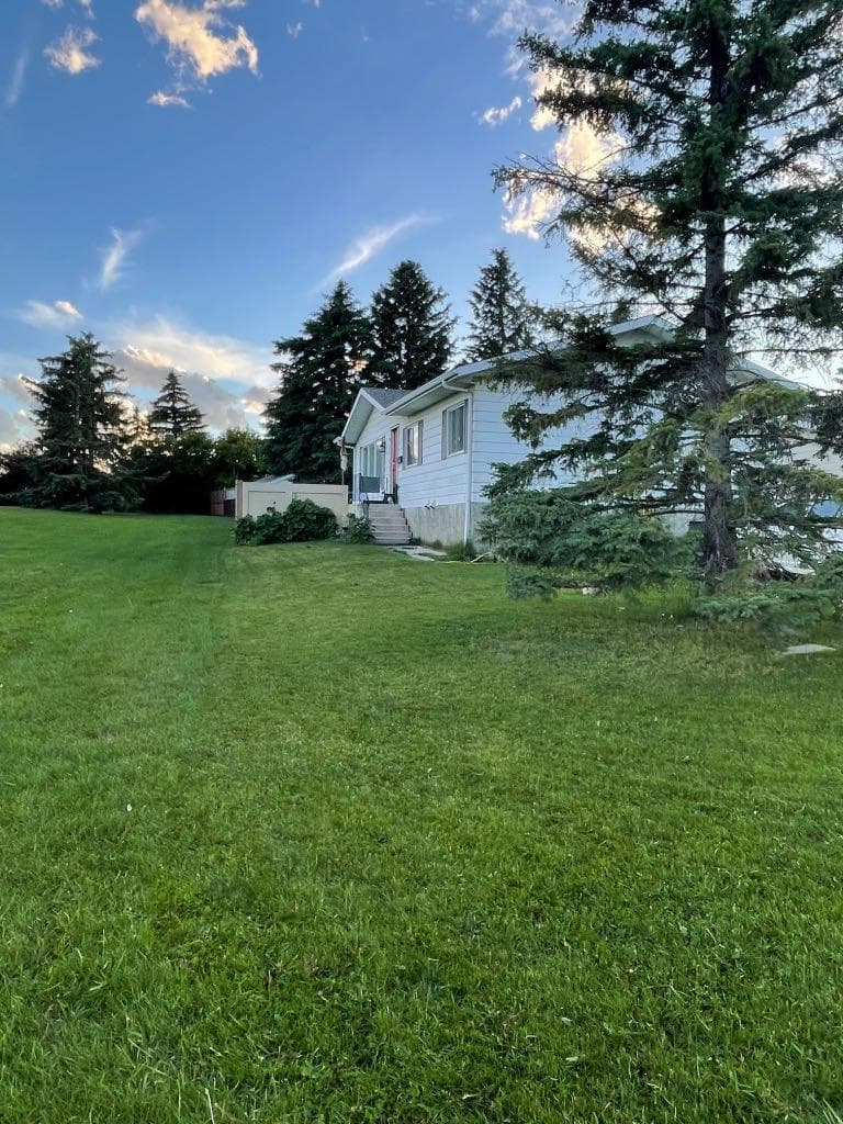 112 Huntstrom Drive NE