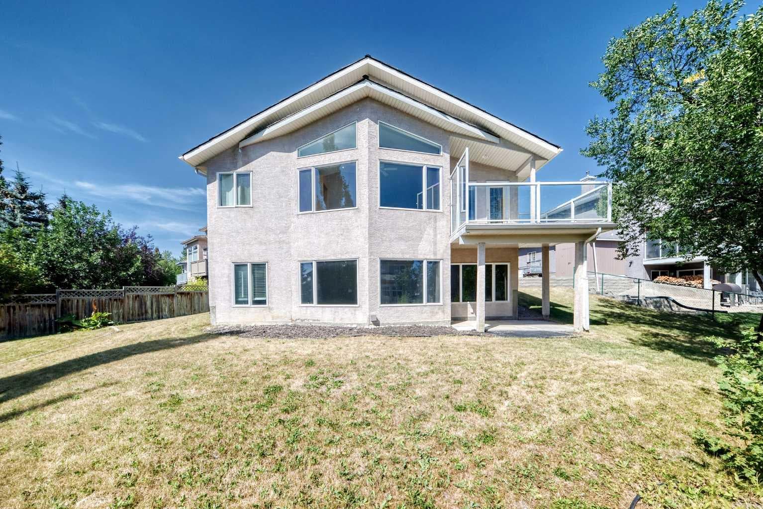 311 Royal Crest Bay NW